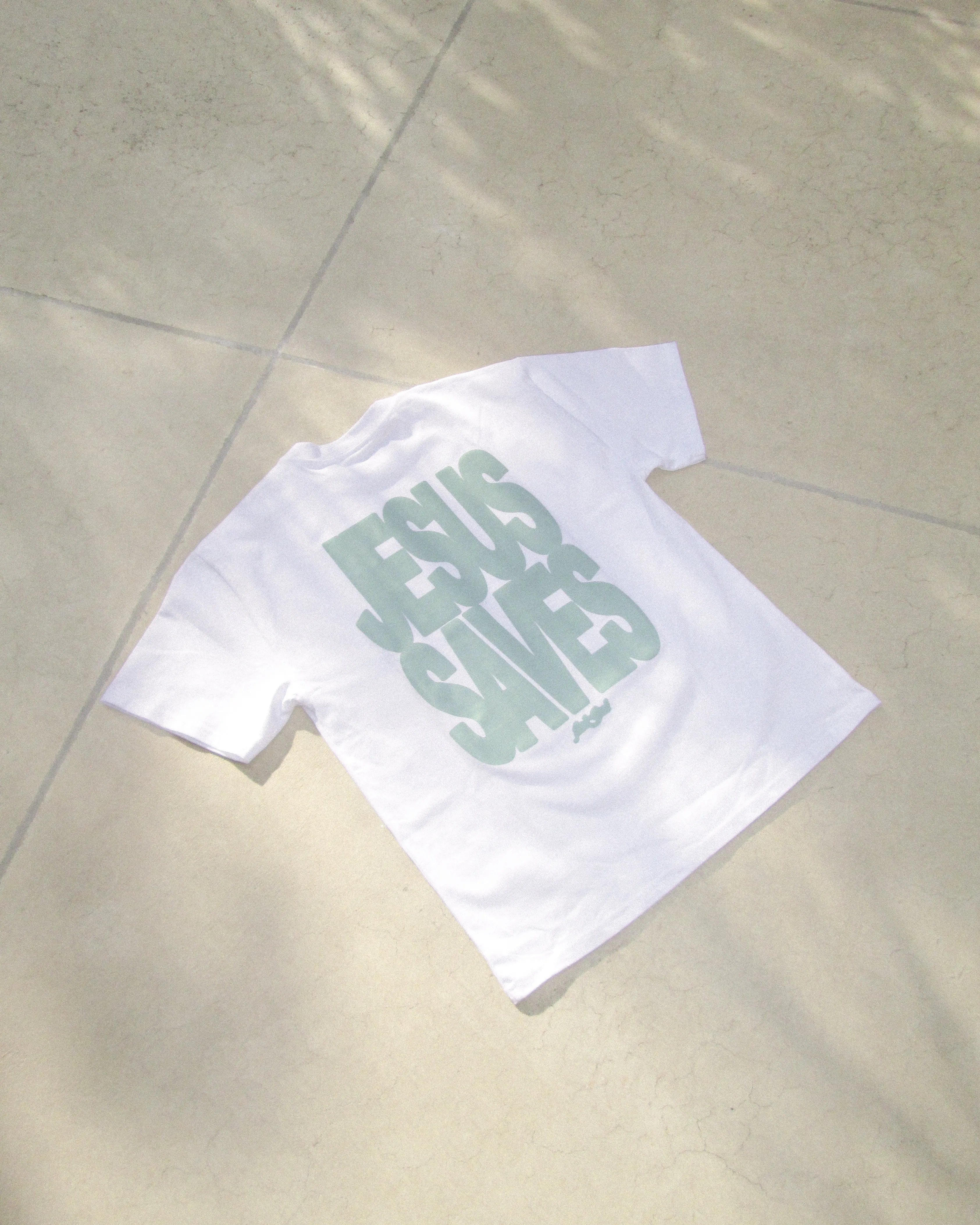 JESUS SAVES TEE - SEAFOAM